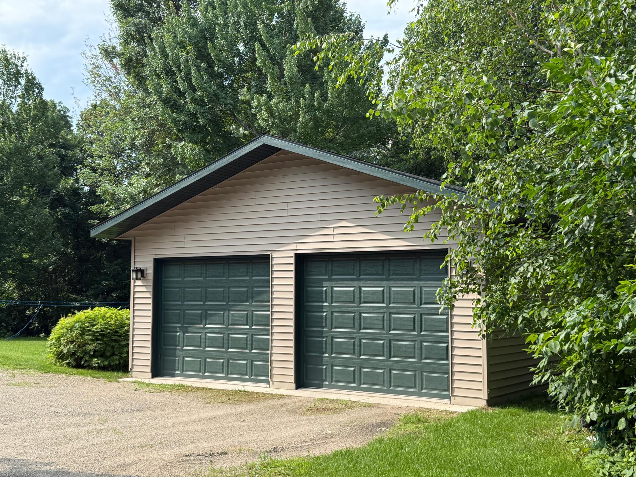 Detached garage