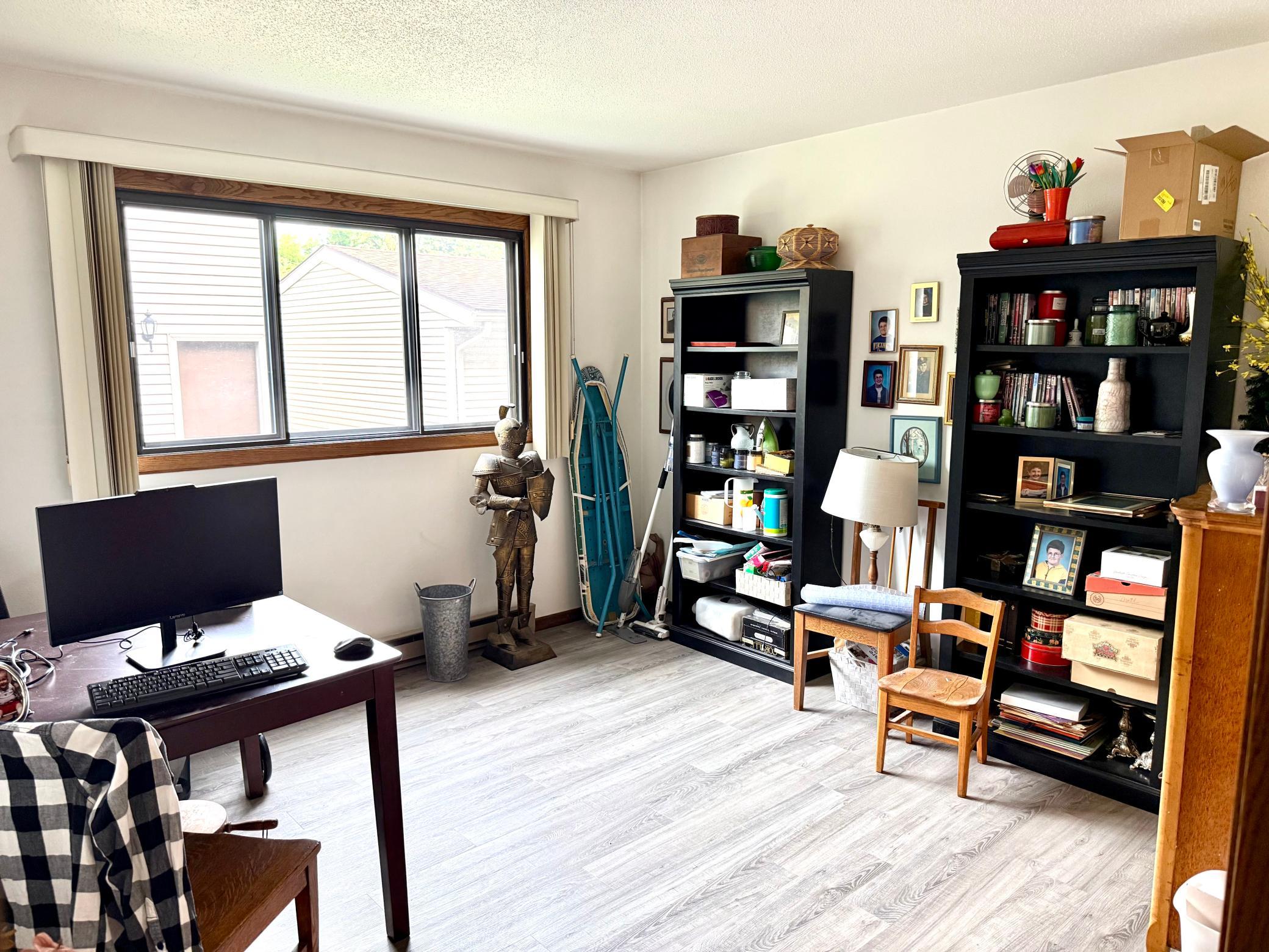 2nd bedroom