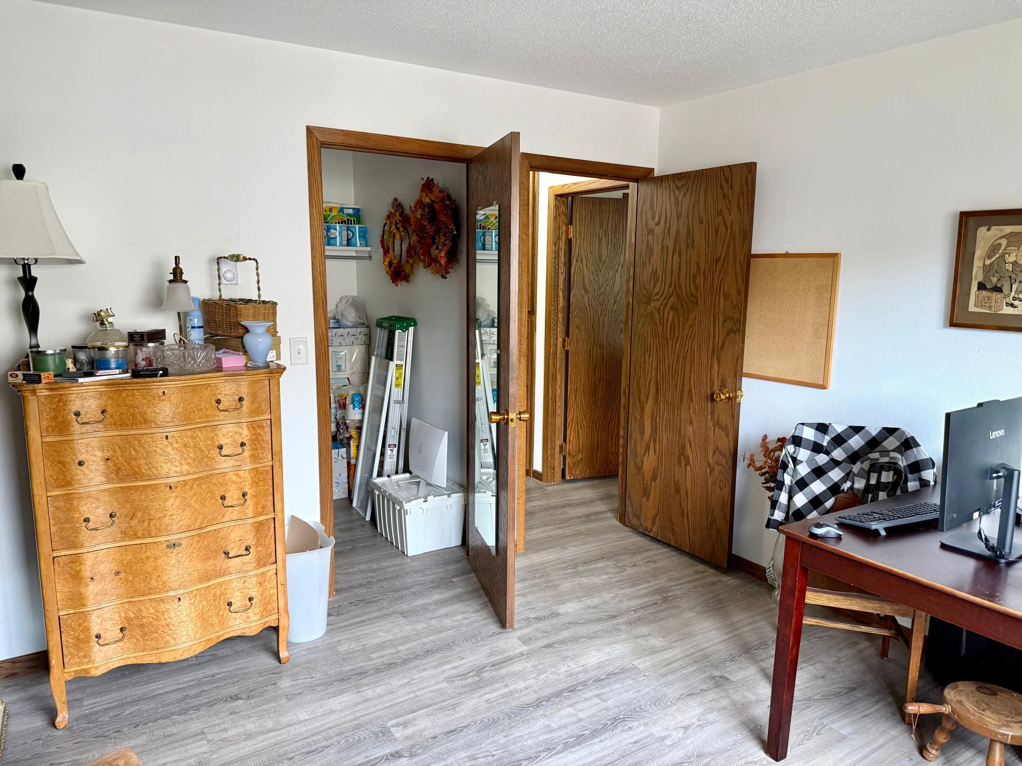 2nd bedroom WIC