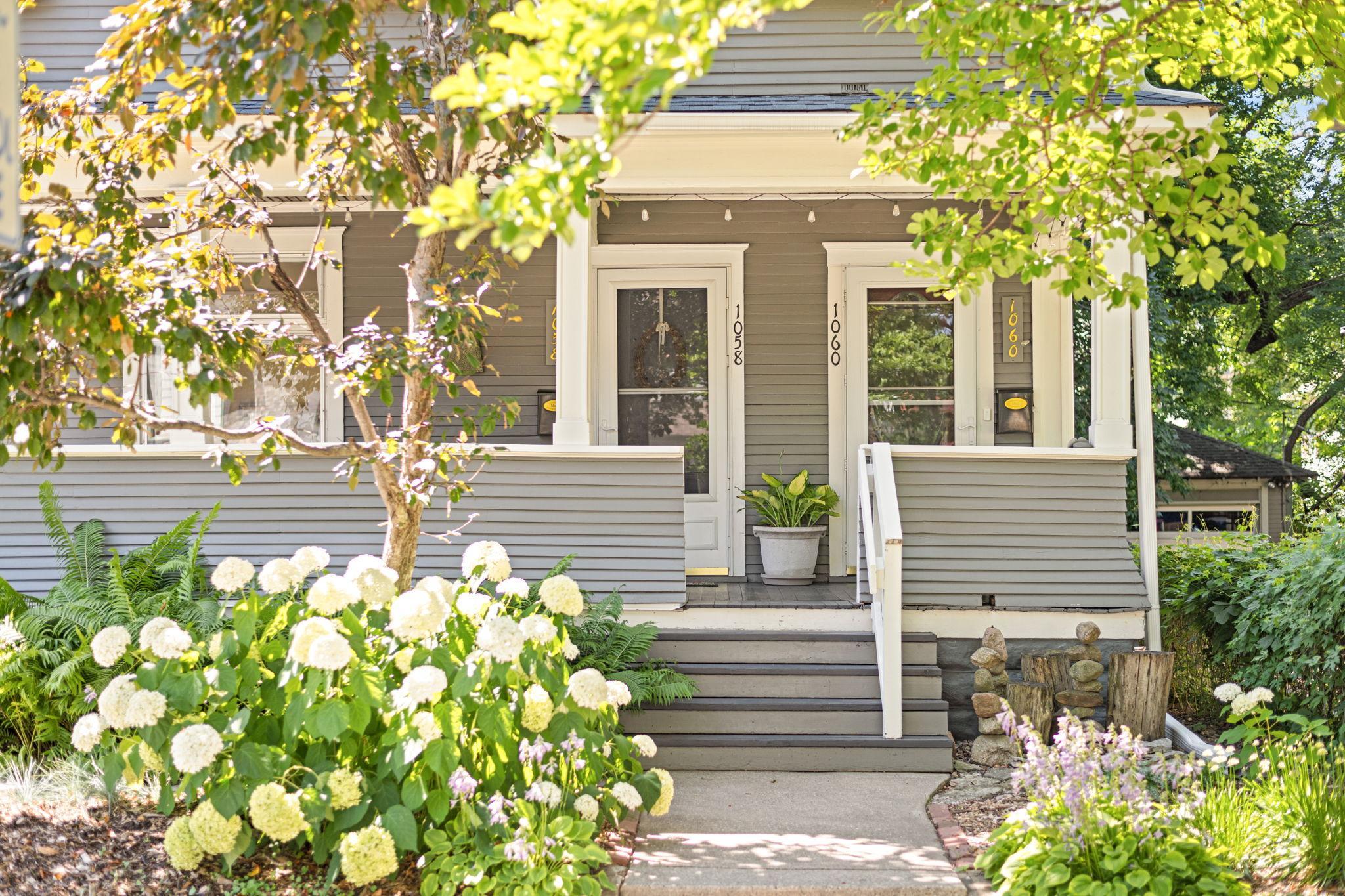 Each unit has a private entrance in front and back.