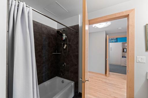 Minneapolis, MN 55415