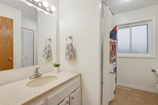 2nd Level Full Bathroom with nearby bedrooms 2 and 3
