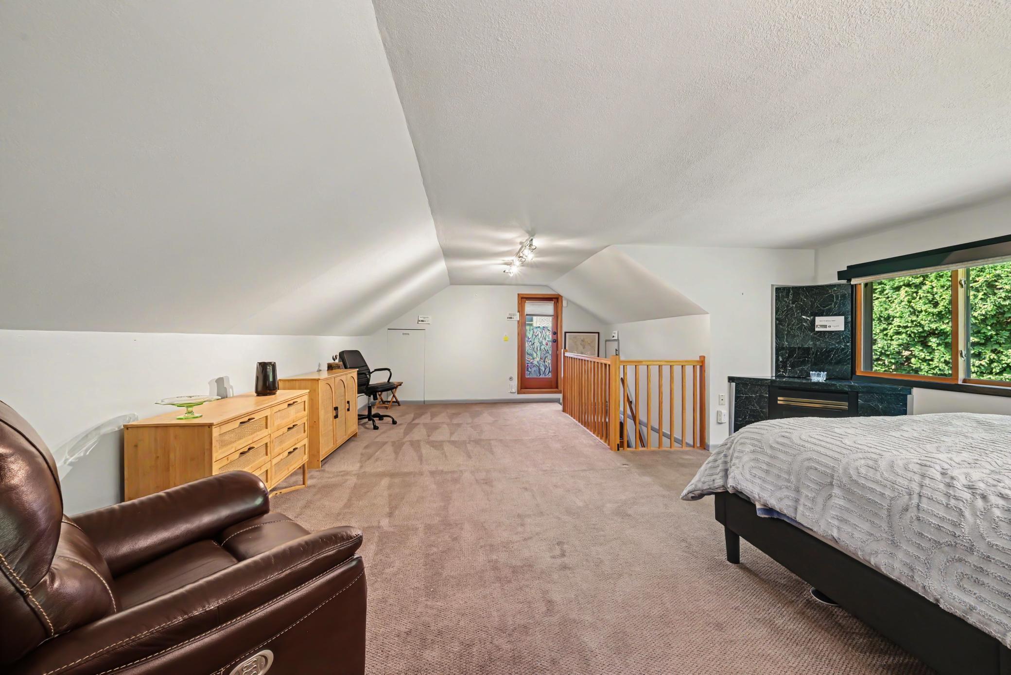 Primary Bedroom Suite - Upper Level