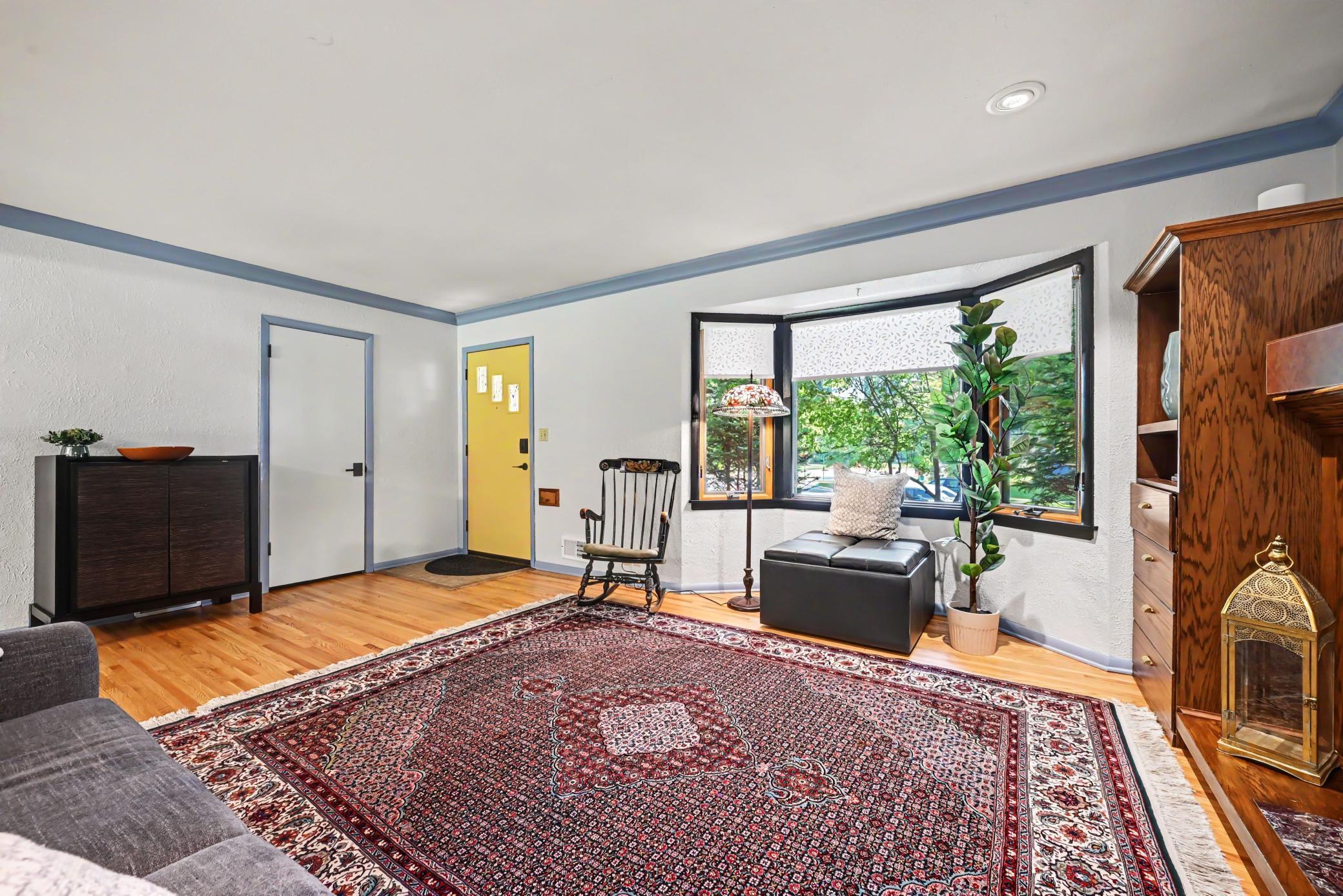 Large picture window Living Room