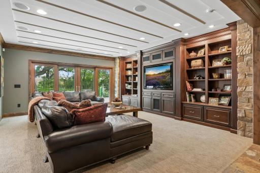 6 Bent Tree Lane, Saint Paul, MN 55127