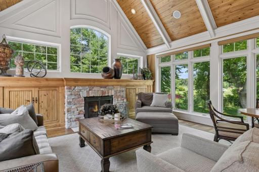 6 Bent Tree Lane, Saint Paul, MN 55127
