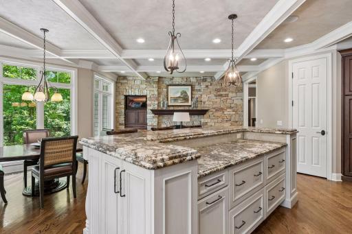 6 Bent Tree Lane, Saint Paul, MN 55127