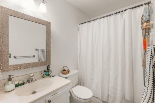 4040 Maureen Drive NE, 203, Columbia Heights, MN 55421