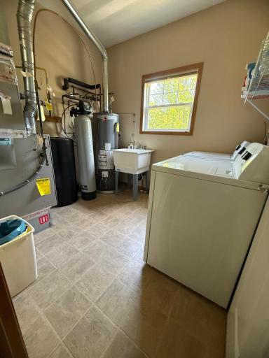 14_9605laundry.jpeg