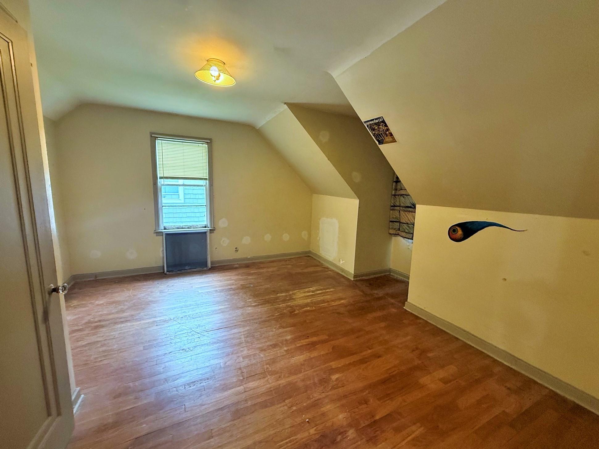 Upper Bedroom1