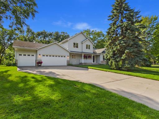Large 3 car garage.jpg