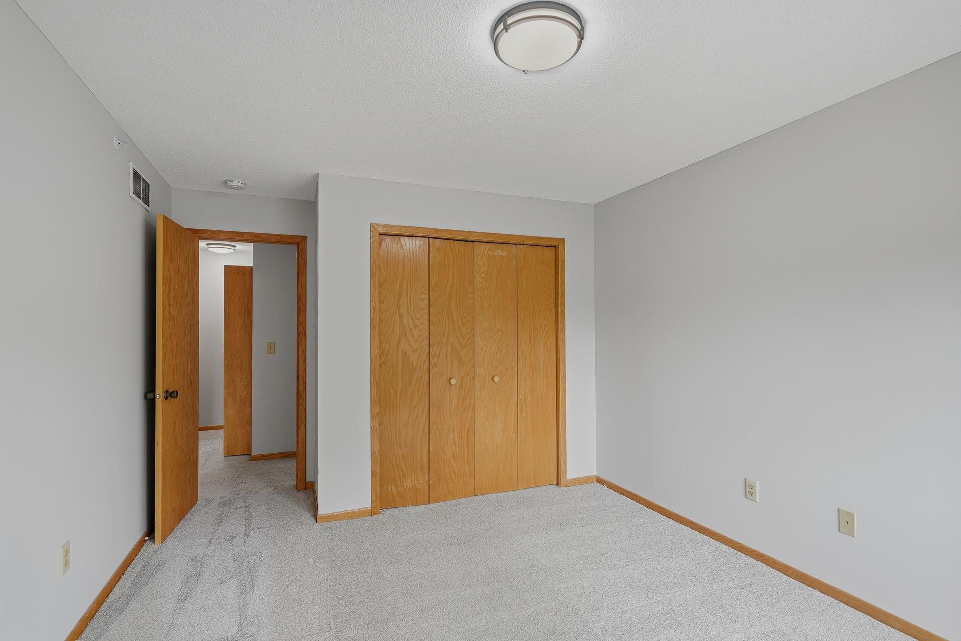 2255 Ranchview Lane N Unit 14 MLS-23.jpg