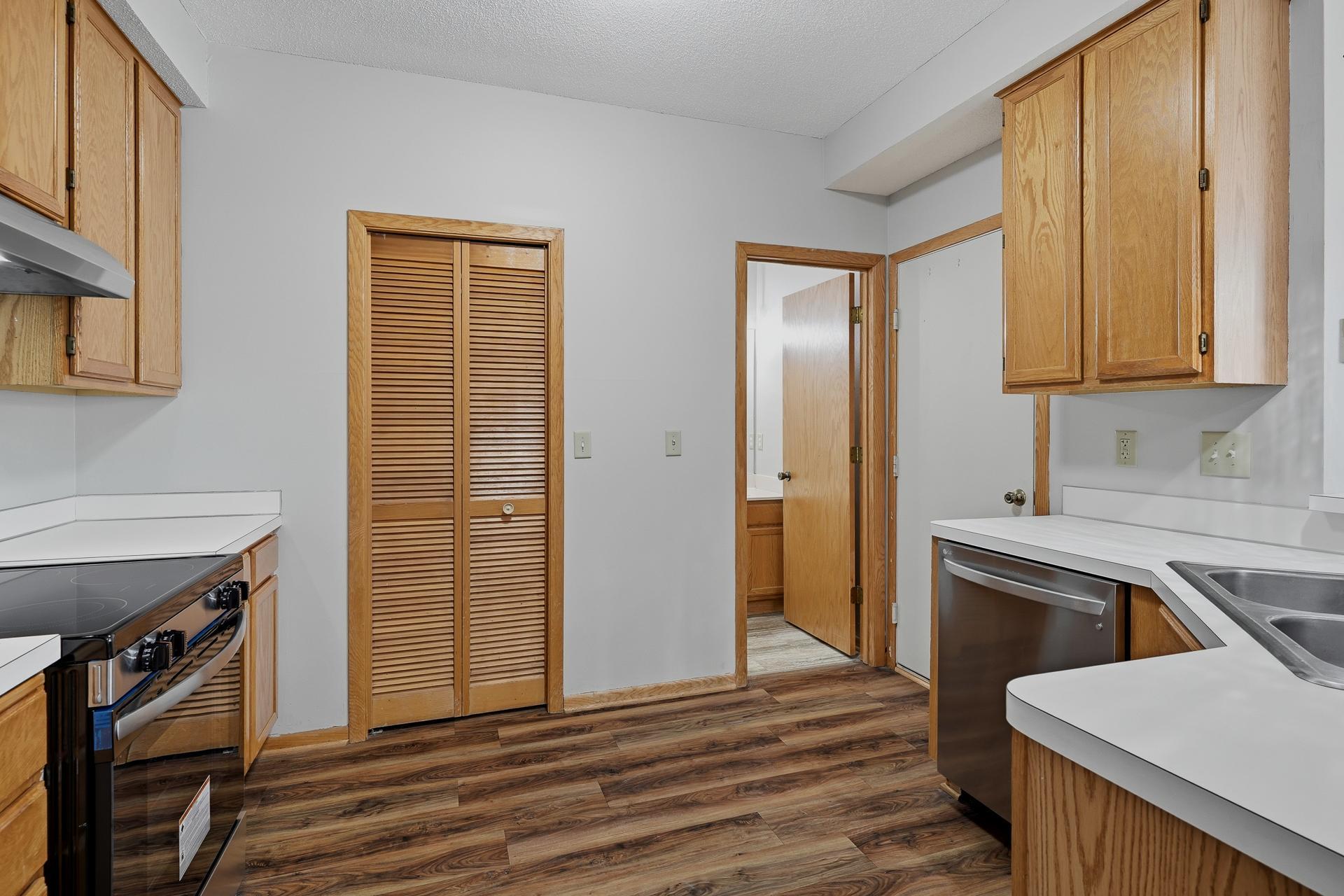 2255 Ranchview Lane N Unit 14 MLS-12.jpg