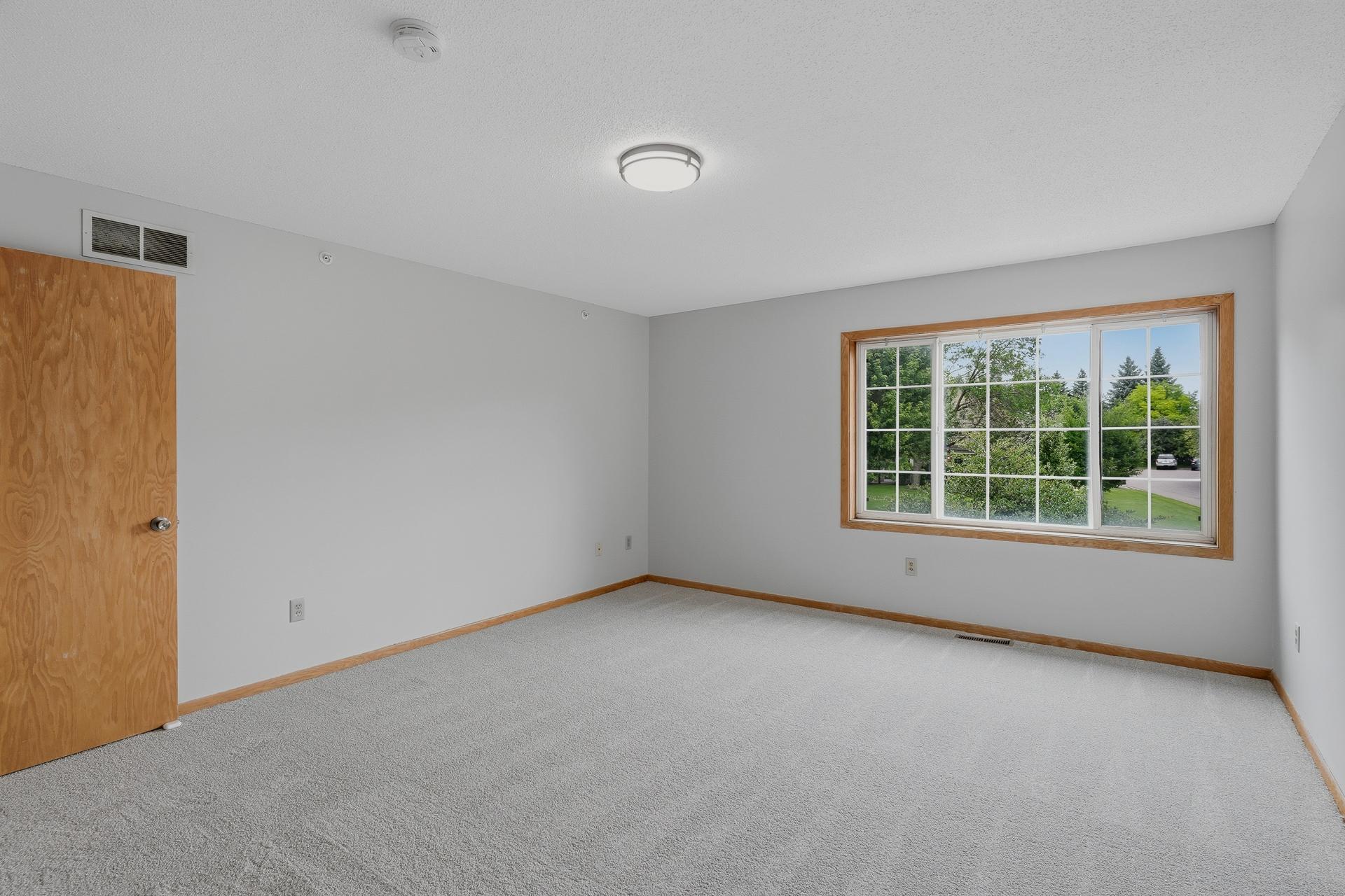 2255 Ranchview Lane N Unit 14 MLS-18.jpg