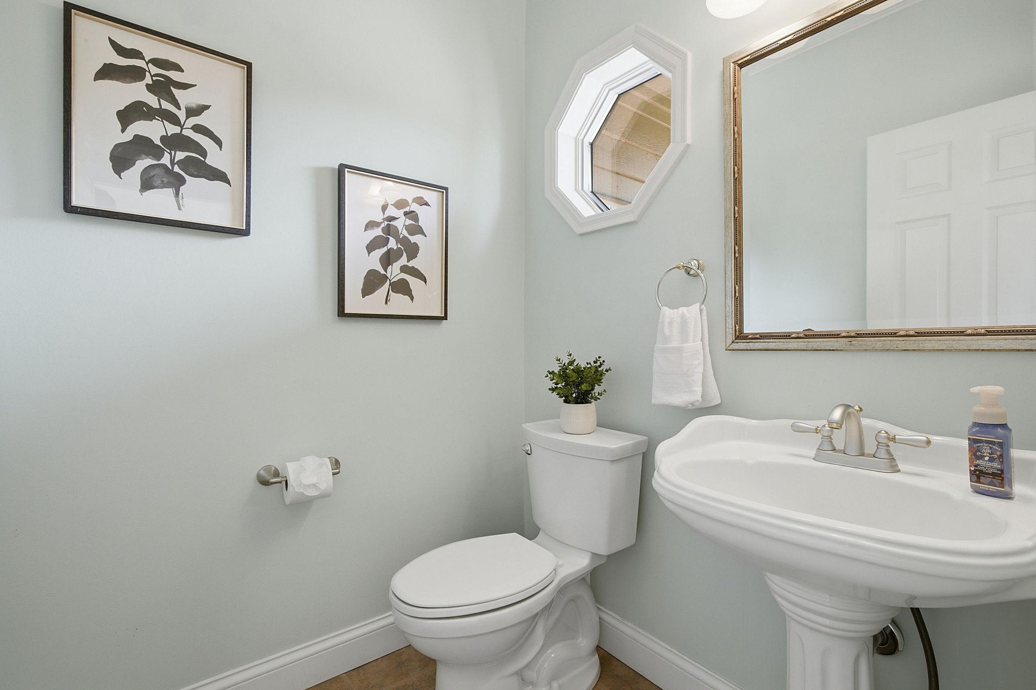 Main floor powder room 1/2 bath