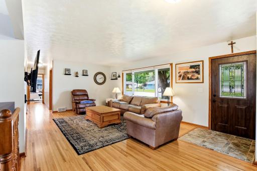 8758 Hamlet Avenue S, Cottage Grove, MN 55016