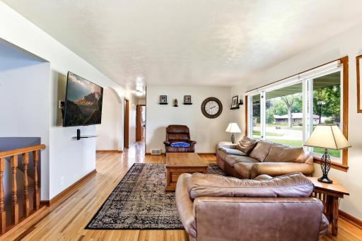 8758 Hamlet Avenue S, Cottage Grove, MN 55016