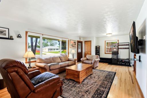 8758 Hamlet Avenue S, Cottage Grove, MN 55016