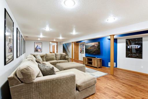 8758 Hamlet Avenue S, Cottage Grove, MN 55016
