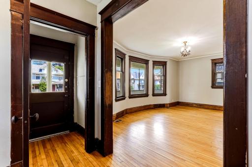 884 Iglehart Avenue, Saint Paul, MN 55104