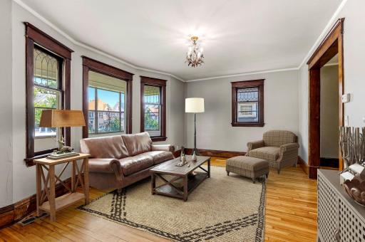 7-web-or-mls-884-Iglehart-Ave-07-Staged.jpg
