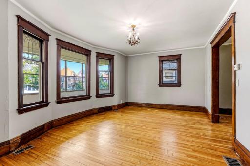884 Iglehart Avenue, Saint Paul, MN 55104