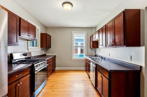 884 Iglehart Avenue, Saint Paul, MN 55104