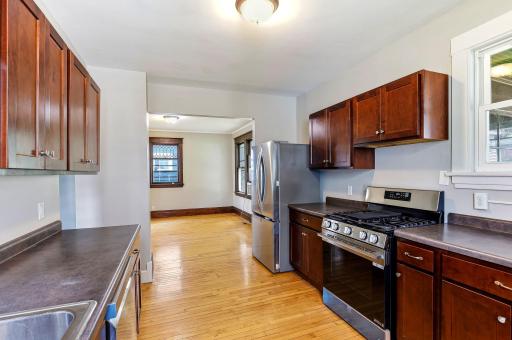 884 Iglehart Avenue, Saint Paul, MN 55104