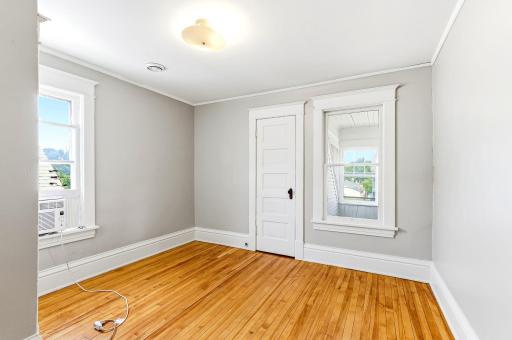 884 Iglehart Avenue, Saint Paul, MN 55104
