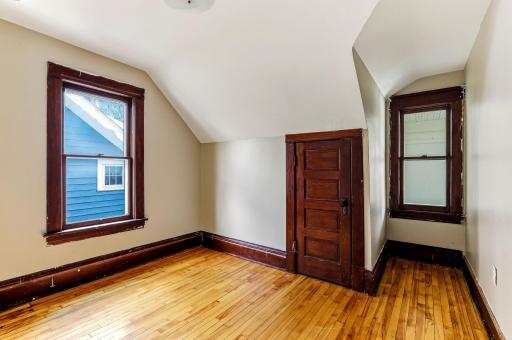 884 Iglehart Avenue, Saint Paul, MN 55104