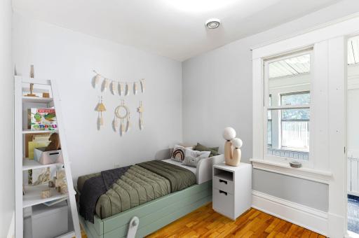 34-web-or-mls-884-Iglehart-Ave-28-Staged.jpg