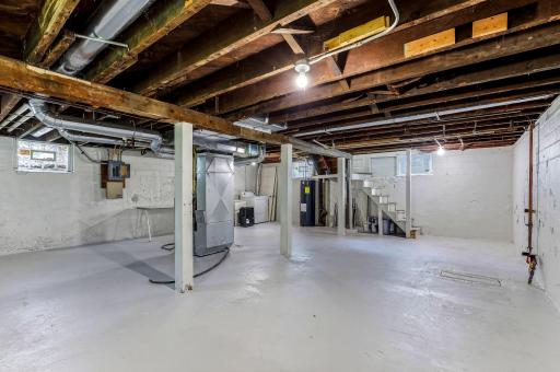 884 Iglehart Avenue, Saint Paul, MN 55104