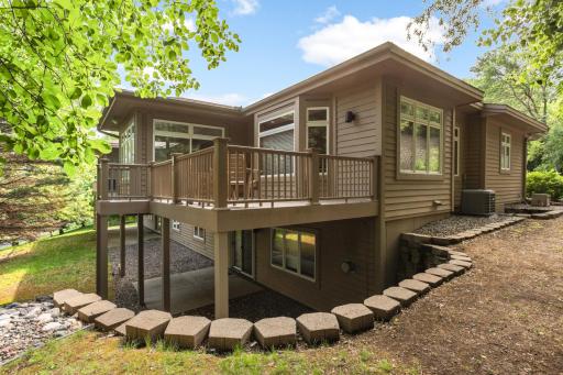 7081 Crowne Oak Road, Eden Prairie, MN 55344