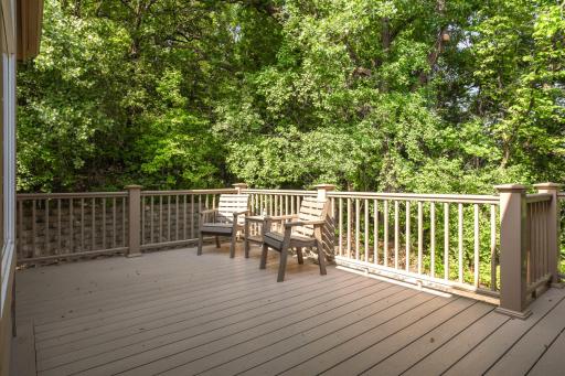 7081 Crowne Oak Road, Eden Prairie, MN 55344