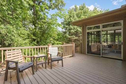 7081 Crowne Oak Road, Eden Prairie, MN 55344