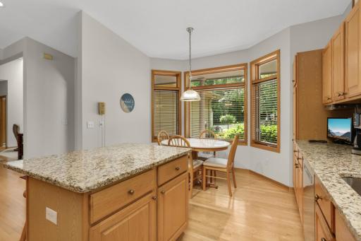 7081 Crowne Oak Road, Eden Prairie, MN 55344