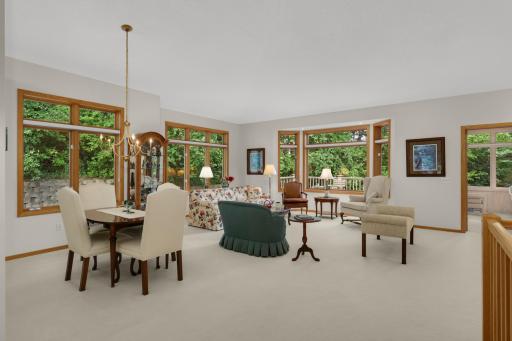 7081 Crowne Oak Road, Eden Prairie, MN 55344