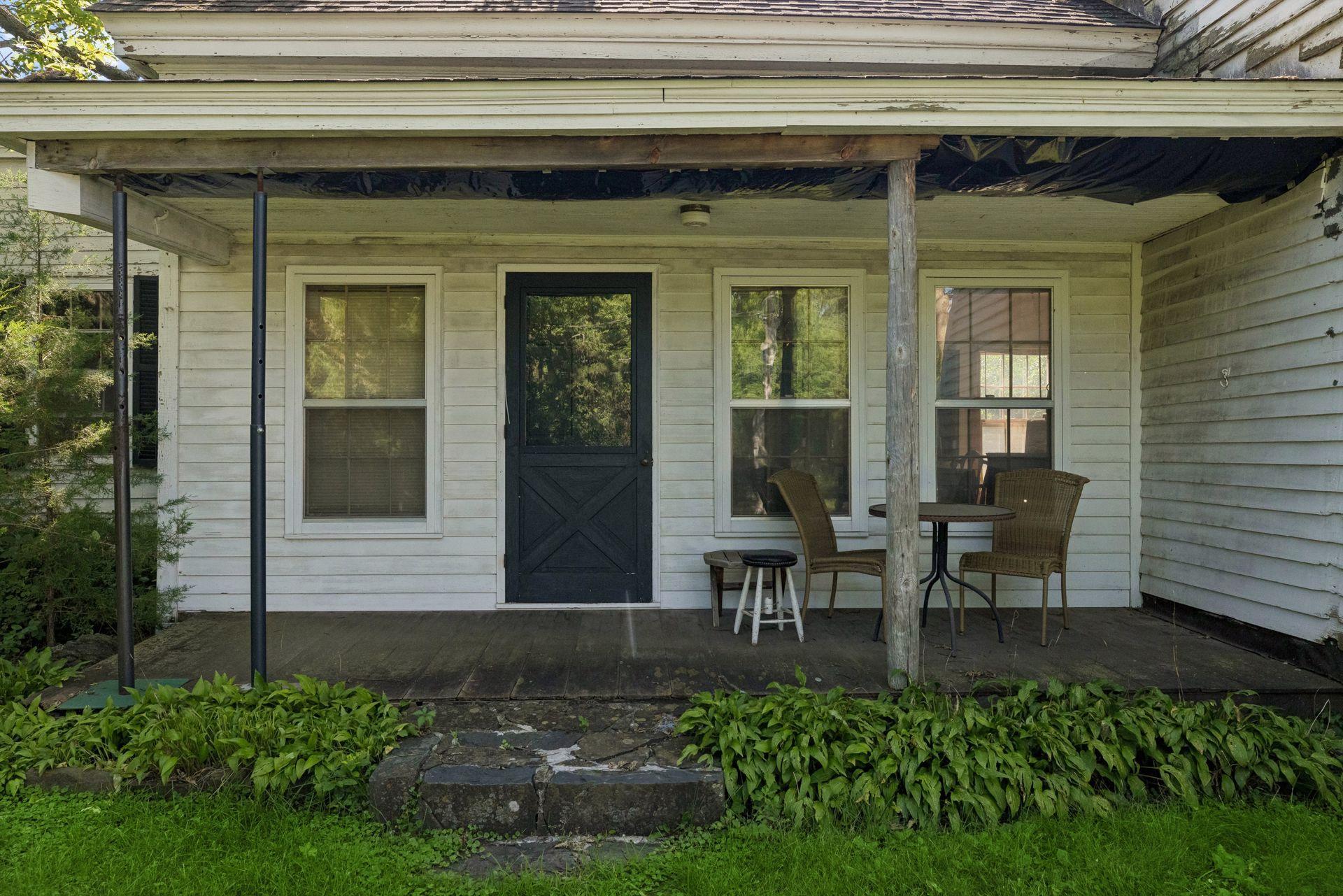 Front porch and main entrance