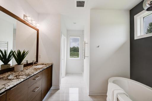 primary bathroom 3