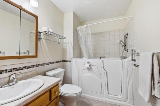 15060 Greene Avenue N, Hugo, MN 55038