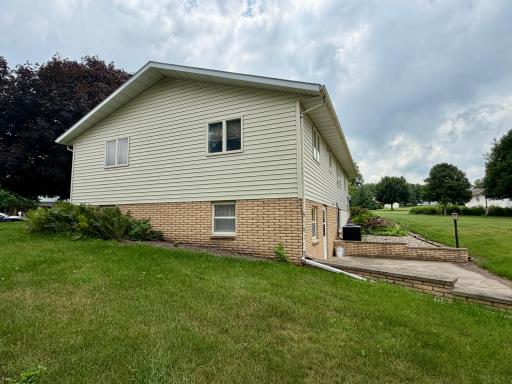 1111 Elm Cove, Luverne, MN 56156