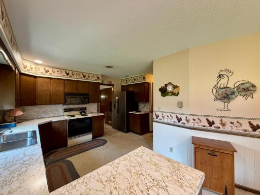 1111 Elm Cove, Luverne, MN 56156