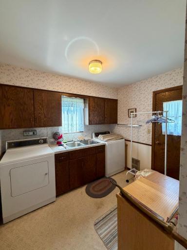 1111 Elm Cove, Luverne, MN 56156