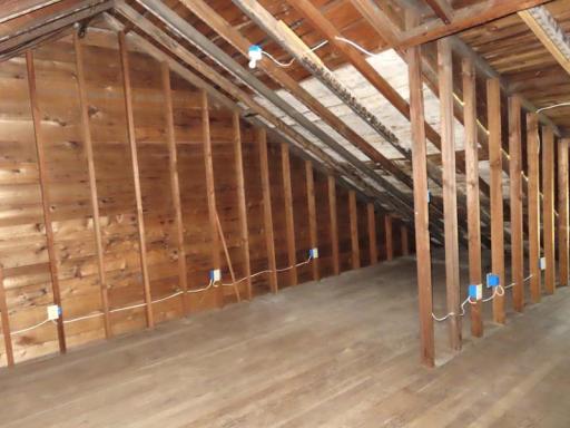 320 attic area.jpg