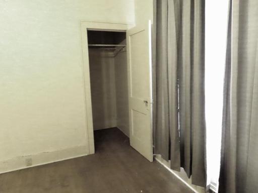 320 br 1 closet.jpg
