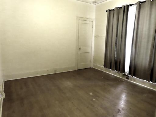 320 bedroom 1.jpg