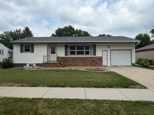 209 E Barck Avenue, Luverne, MN 56156