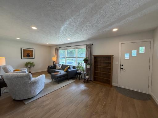 209 E Barck Avenue, Luverne, MN 56156