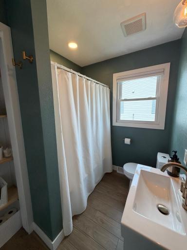 209 E Barck Avenue, Luverne, MN 56156