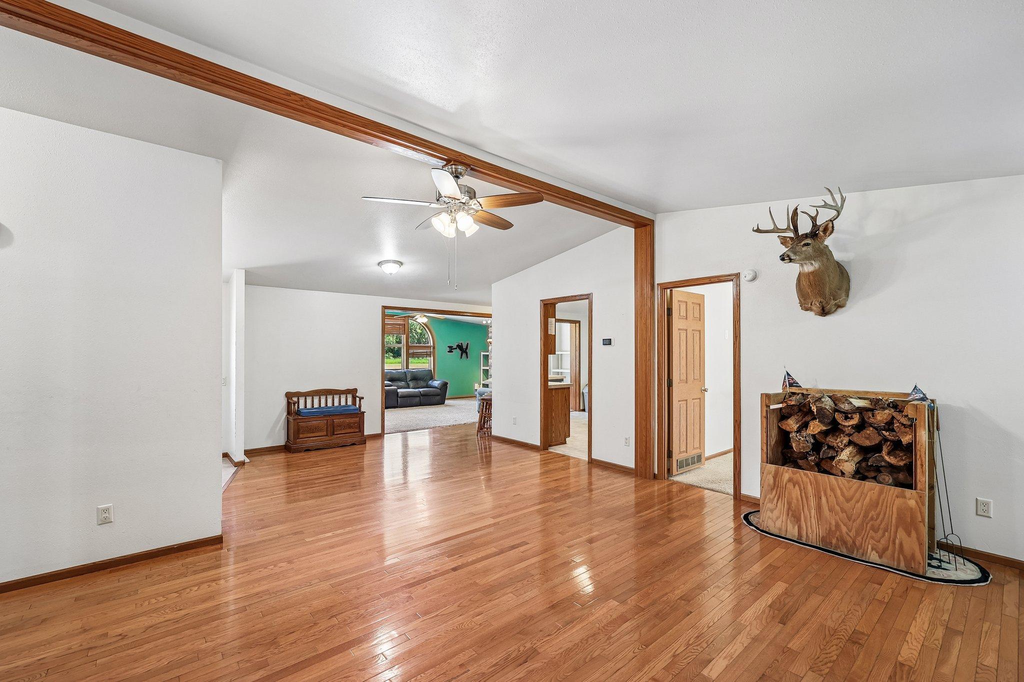 10-web-or-mls-Jasper St NW-S1407-008.jpg